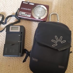 Nikon coolpix plum s220 digital camera